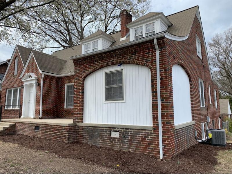 924 N Main St, Burlington, NC 27217