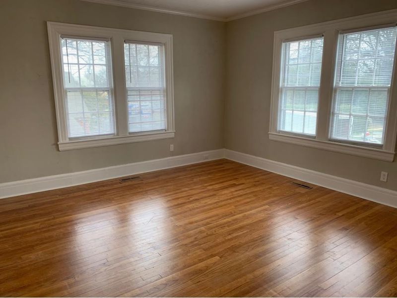 924 N Main St, Burlington, NC 27217