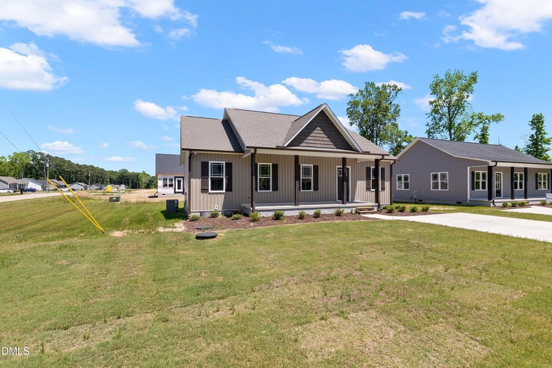 924 Micro Rd, Selma, NC 27576