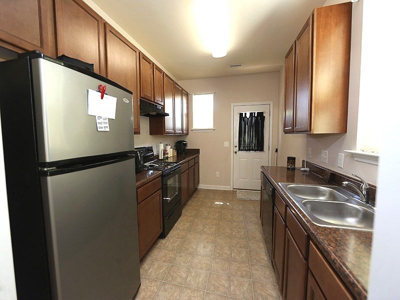 924 Morris Dale Ln, Cary, NC 27519
