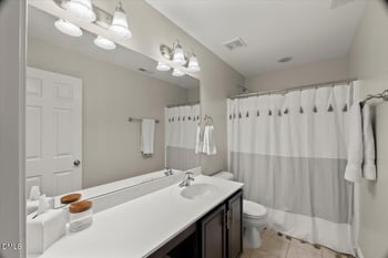 924 Pirouette Ct, Raleigh, NC 27606