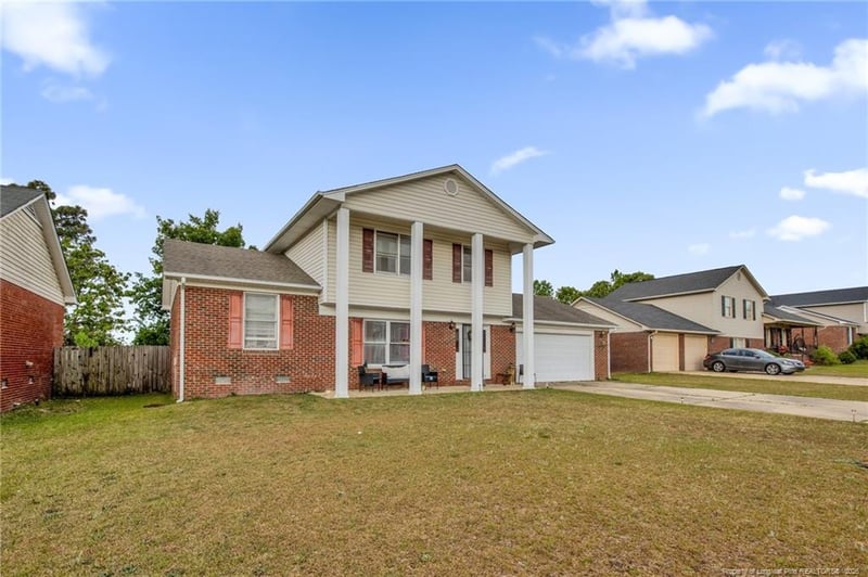 924 Scully Dr, Fayetteville, NC 28314