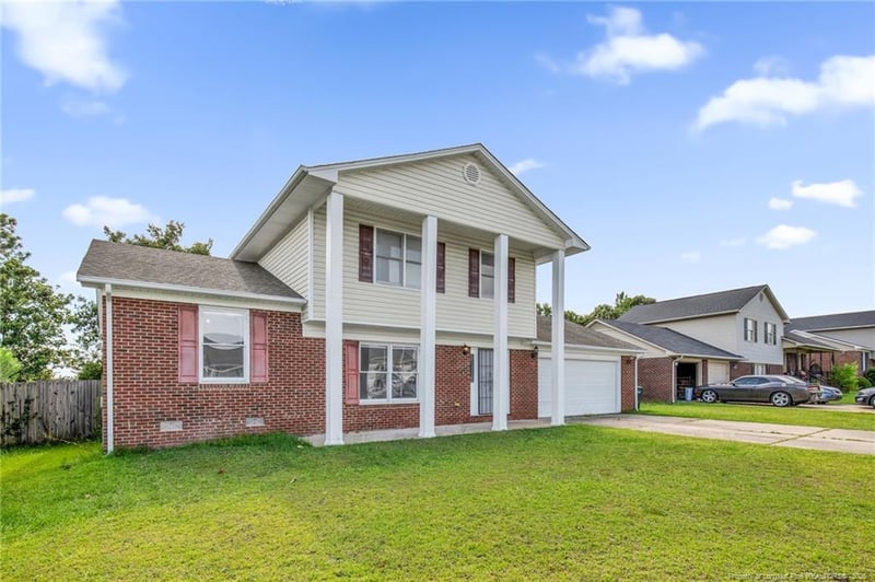 924 Scully Dr, Fayetteville, NC 28314