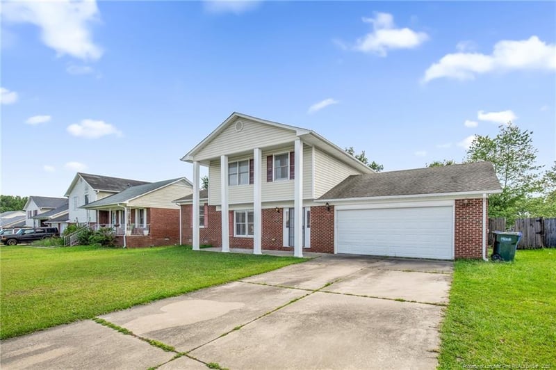 924 Scully Dr, Fayetteville, NC 28314