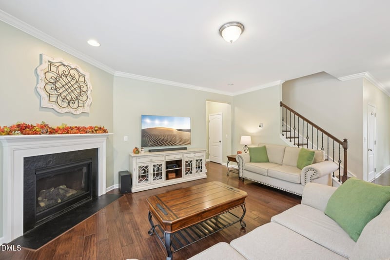 925 Amber Forest Dr, Fuquay Varina, NC 27526