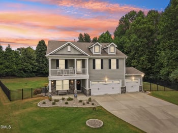 925 Amber Forest Dr, Fuquay Varina, NC 27526