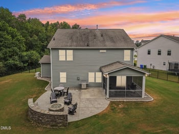 925 Amber Forest Dr, Fuquay Varina, NC 27526