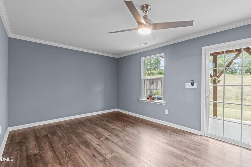 925 Arnold Place Dr, Fuquay Varina, NC 27526