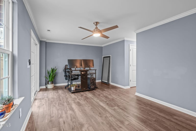 925 Arnold Place Dr, Fuquay Varina, NC 27526
