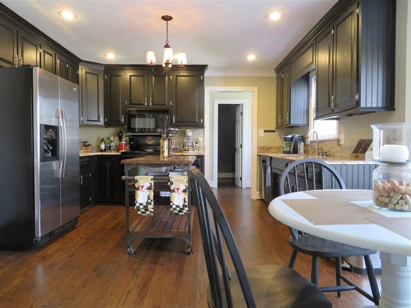 925 Bennington Dr, Raleigh, NC 27615
