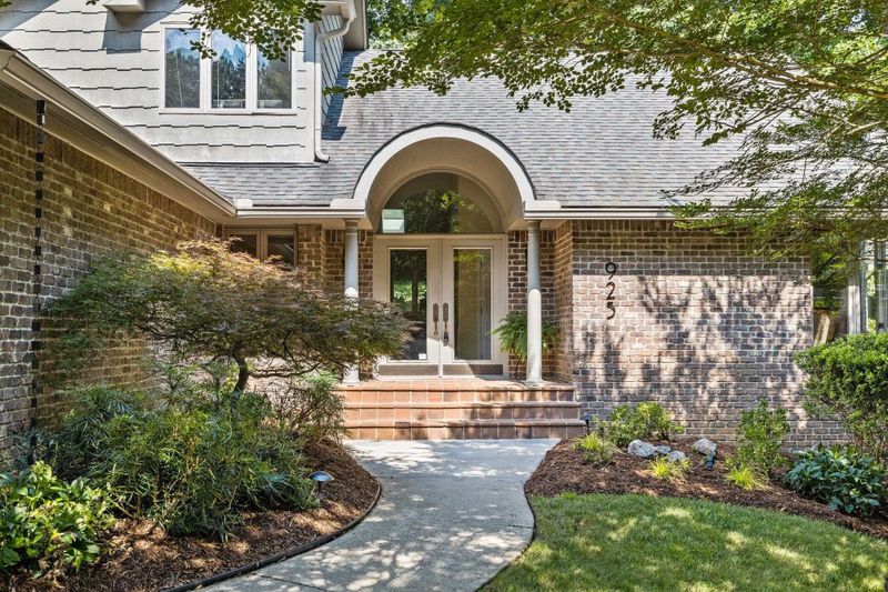 925 Bromley Way, Raleigh, NC 27615
