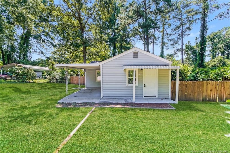 925 Carver St, Fayetteville, NC 28301