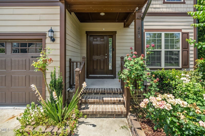 925 Cozy Oak Ave, Cary, NC 27519