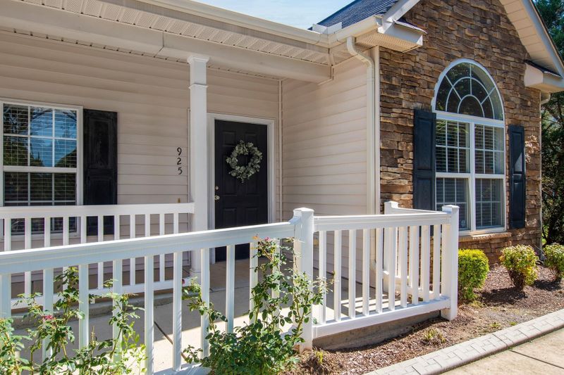 925 Linen Dr, Morrisville, NC 27560