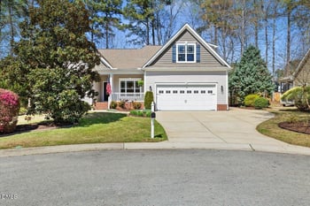 925 Lukestone Dr, Fuquay Varina, NC 27526