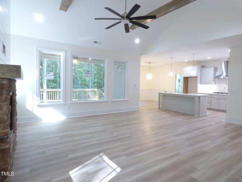 925 Lynch Rd, Selma, NC 27576