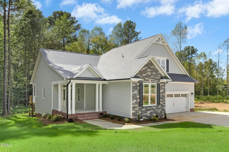925 Lynch Rd, Selma, NC 27576