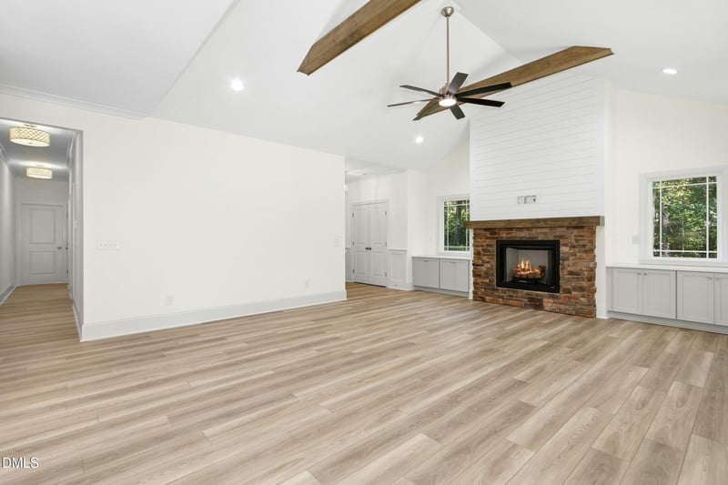 925 Lynch Rd, Selma, NC 27576