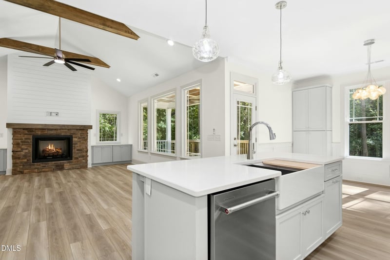 925 Lynch Rd, Selma, NC 27576