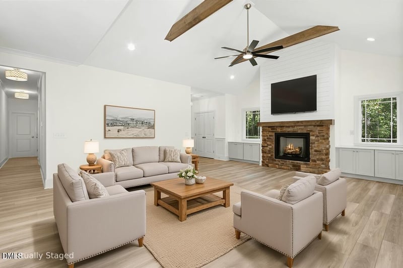 925 Lynch Rd, Selma, NC 27576