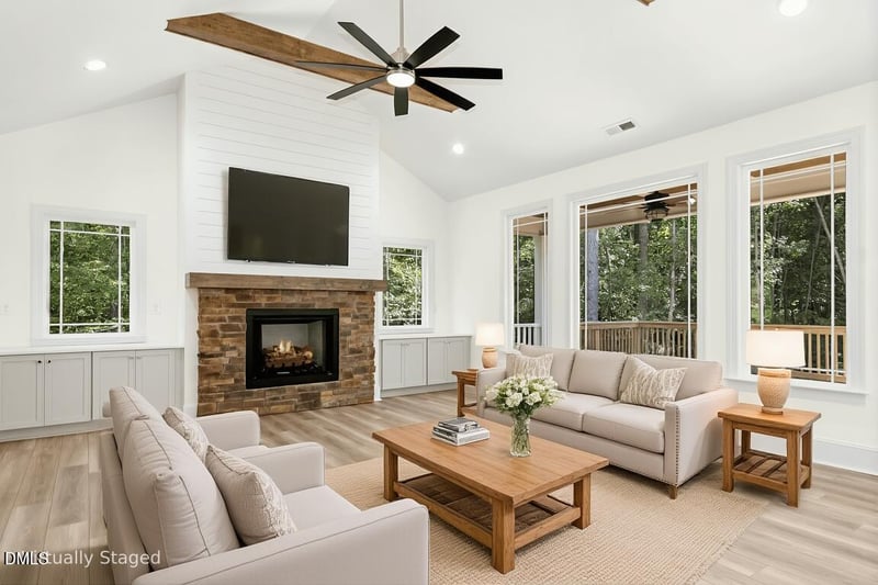 925 Lynch Rd, Selma, NC 27576