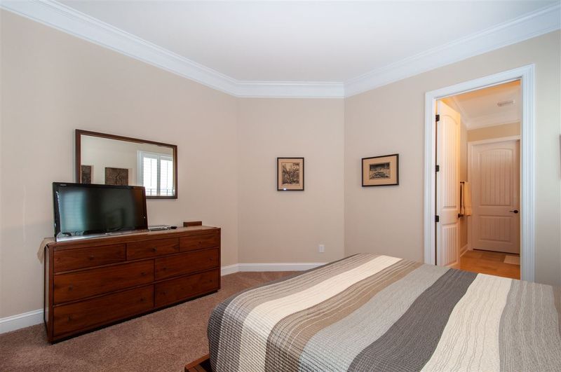 925 Mere Oak Dr, Raleigh, NC 27615