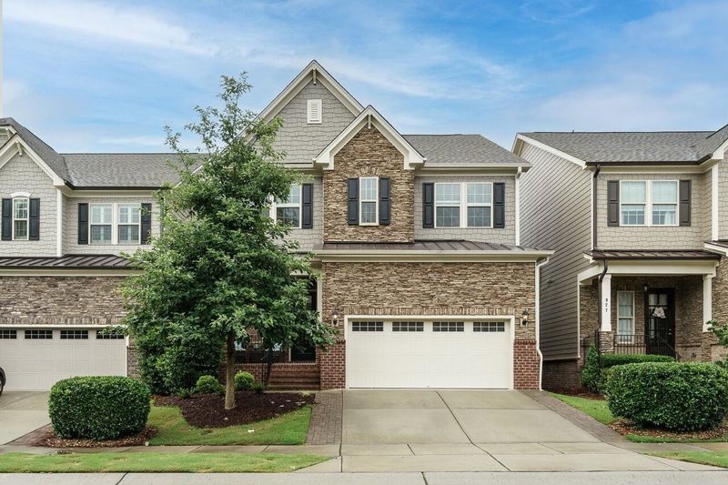 925 Regency Cottage Pl, Cary, NC 27518
