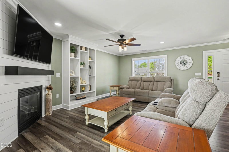 925 Ribbonleaf Ln, Fuquay Varina, NC 27526