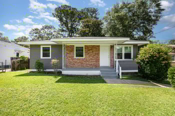 925 Rochester Dr, Fayetteville, NC 28305