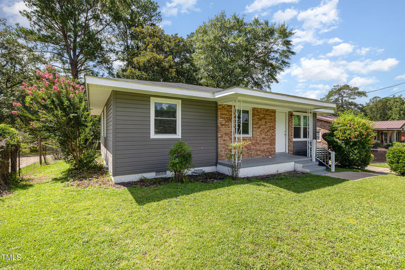 925 Rochester Dr, Fayetteville, NC 28305