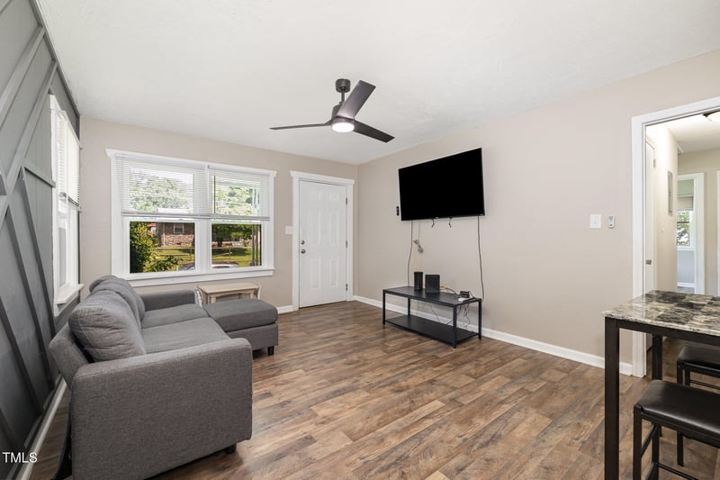 925 Rochester Dr, Fayetteville, NC 28305
