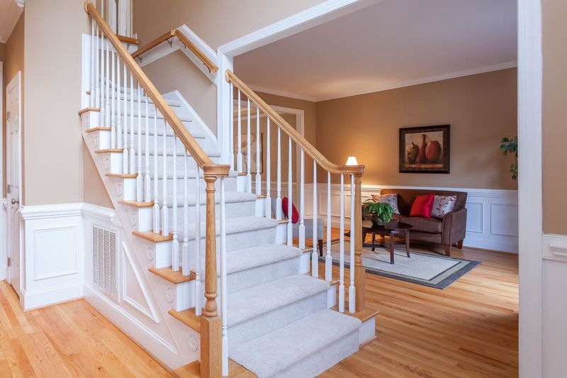 925 Tanworth Dr, Raleigh, NC 27615