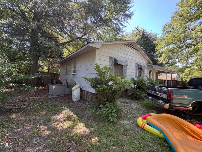 925 Wicker Ct, Fayetteville, NC 28304