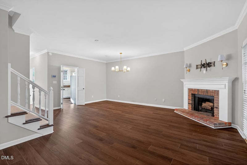 926 Albany Ct, Raleigh, NC 27615