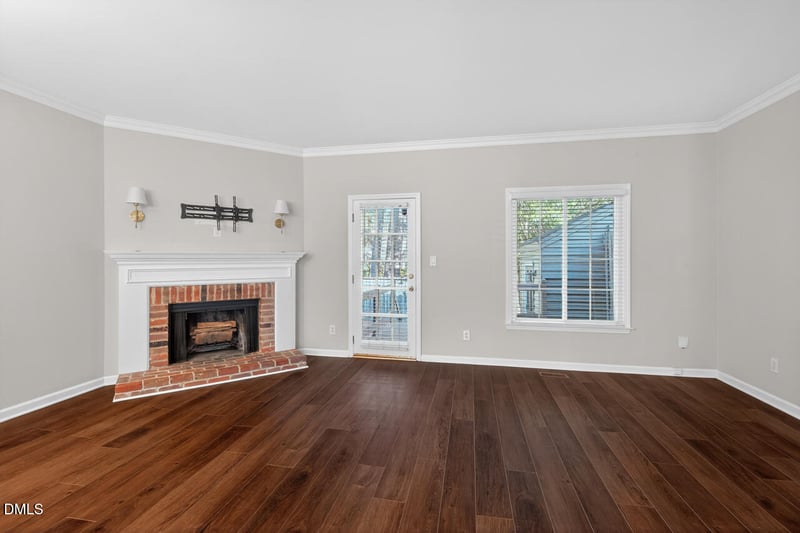 926 Albany Ct, Raleigh, NC 27615