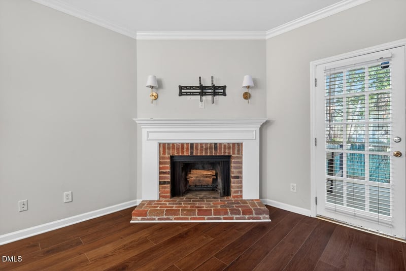 926 Albany Ct, Raleigh, NC 27615