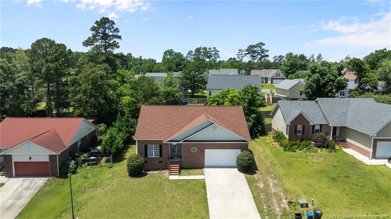 926 Foxhunt Ln, Fayetteville, NC 28314