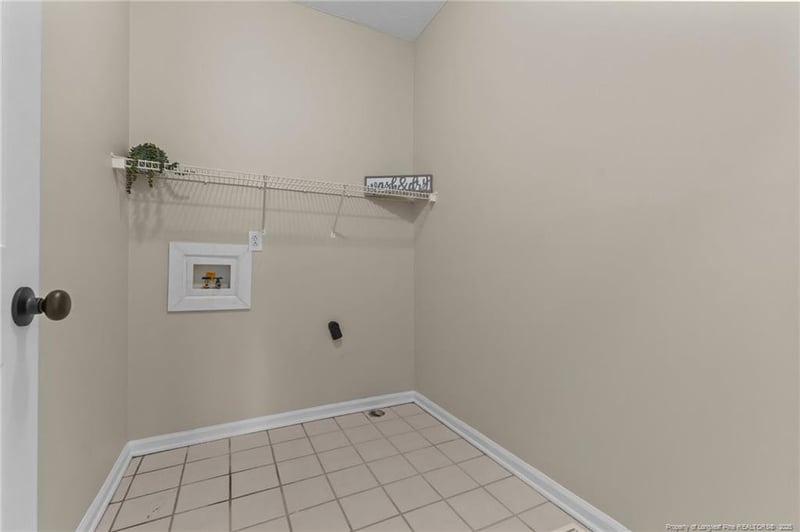 926 Foxhunt Ln, Fayetteville, NC 28314