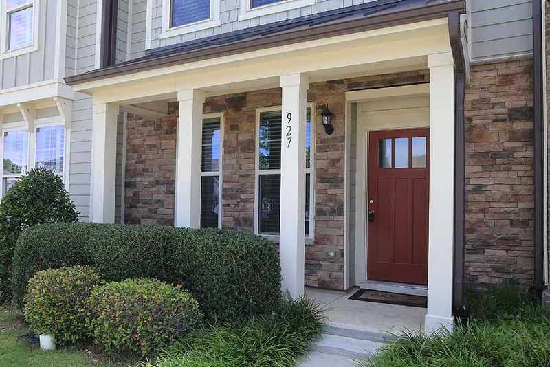 927 Ambergate Station, Apex, NC 27502