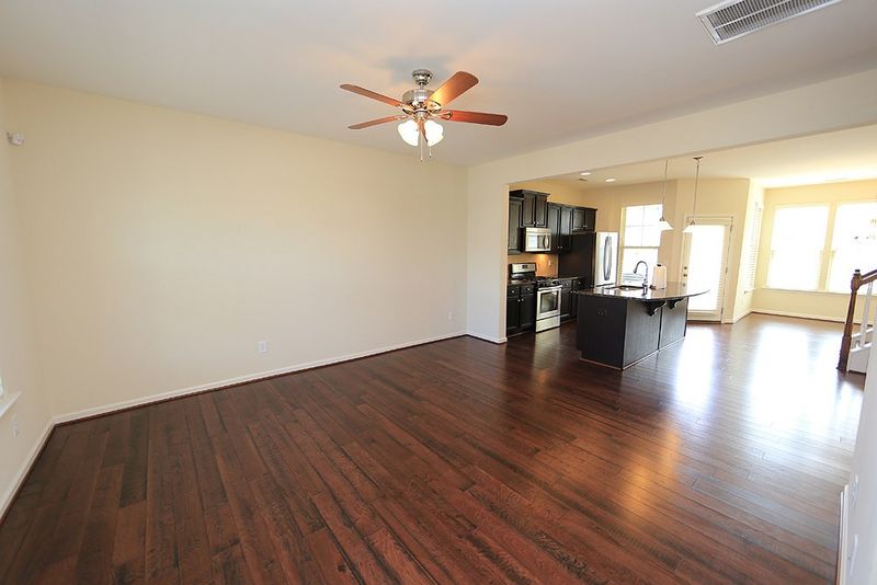 927 Ambergate Station, Apex, NC 27502