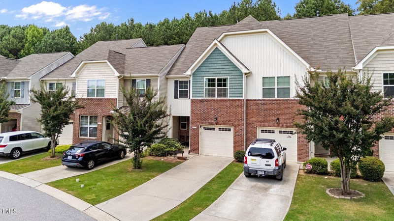 927 Contessa Dr, Cary, NC 27513