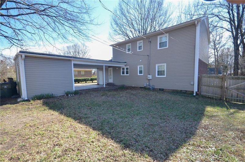 927 Kimberly Rd, Burlington, NC 27215