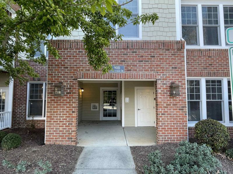 927 Portstewart Dr #927, Cary, NC 27519