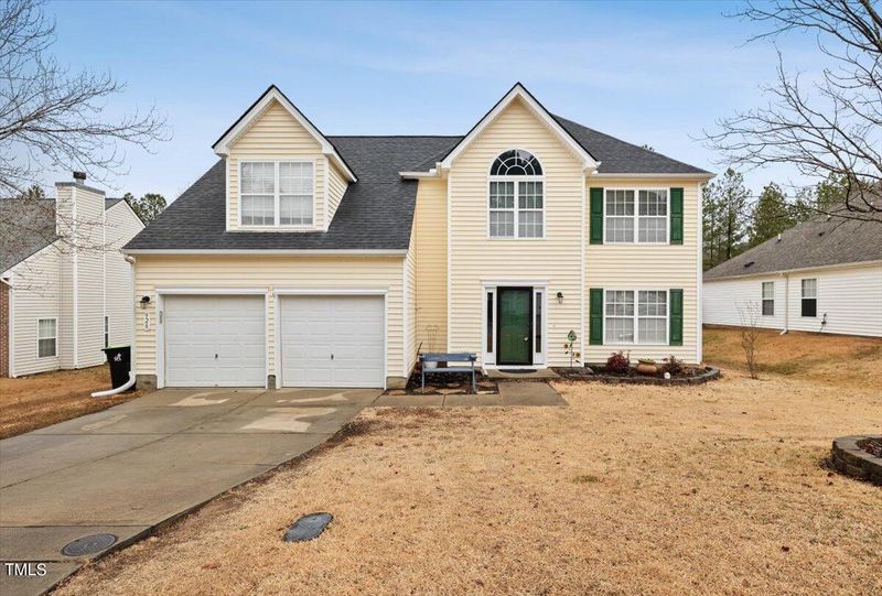 928 Avent Meadows Ln, Holly Springs, NC 27540