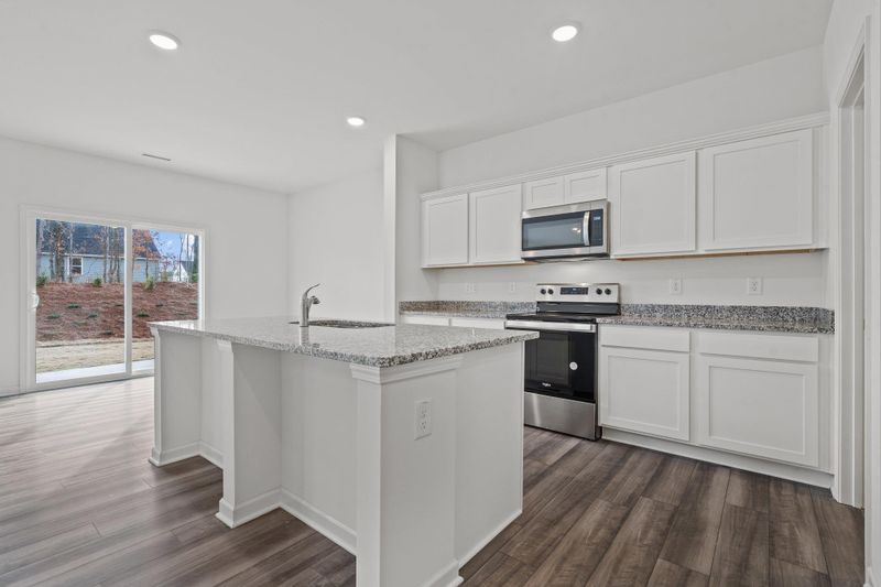 928 Berkeley Glen Rd, Zebulon, NC 27597