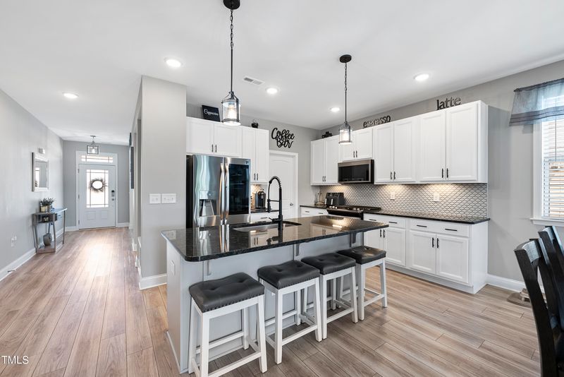 928 Briar Gate Dr, Holly Springs, NC 27540