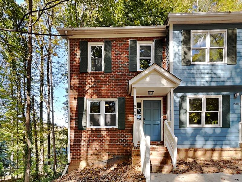 928 Hearthridge Ct, Raleigh, NC 27609