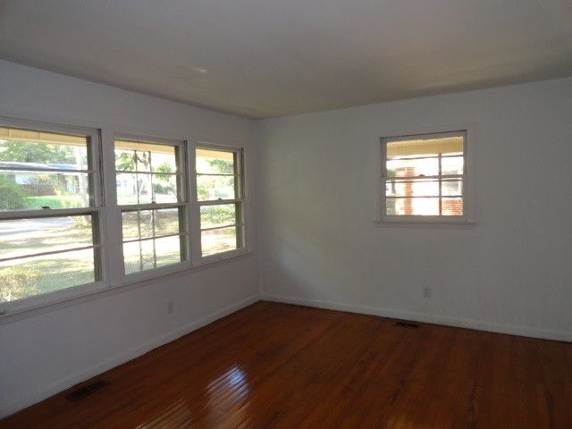929 Beverly Dr, Raleigh, NC 27610