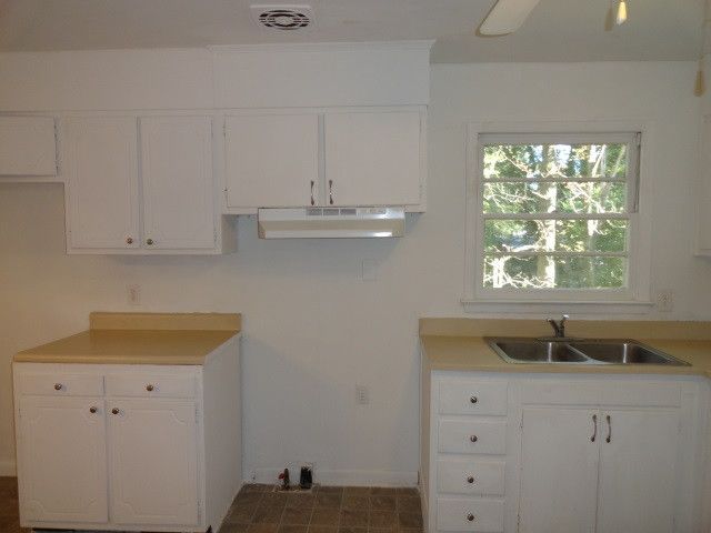 929 Beverly Dr, Raleigh, NC 27610