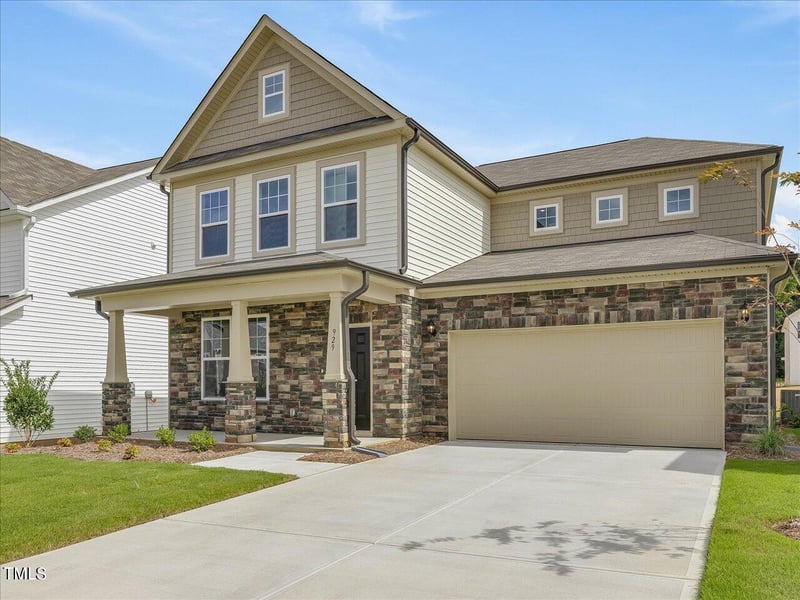 929 Channel Drop Loop, Zebulon, NC 27597